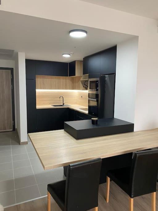 Cevahir Sky City Apartment With Spa, Pool & Fitness Included Skopje Zewnętrze zdjęcie